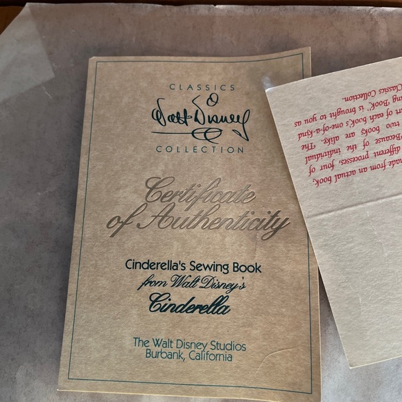 Disney Cinderella’s  Sewing Book w/ COA - Picture 2 of 5